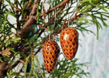 Подвеска-миниатюра "Сосновая шишка"